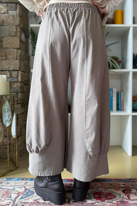Bennie Quirky Barrel Pant Mocha Pin Stripe